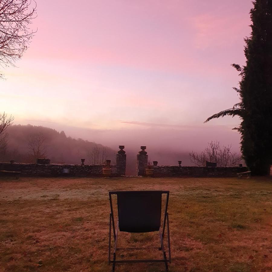 Les Pierres Lotoises - Chambre Dhotes Le Pigeonnier Reilhaguet Buitenkant foto
