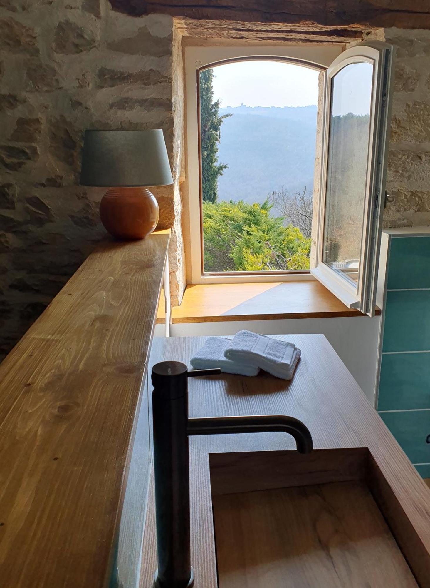 Les Pierres Lotoises - Chambre Dhotes Le Pigeonnier Reilhaguet Buitenkant foto